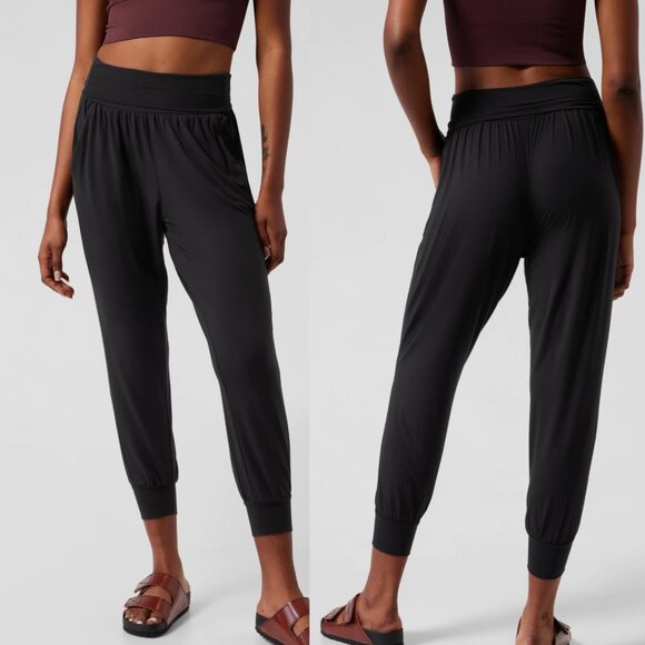 Athleta XS Black Pants Leggings Studio Salutation Cropped Joggers High Waisted - Picture 5 of 11